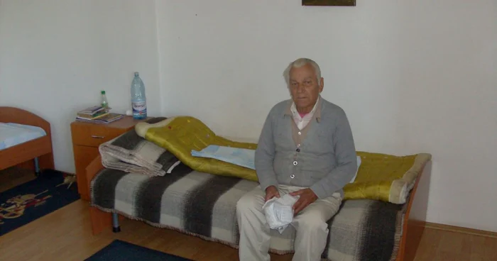 Bătrânii de la cămin vor avea bibliotecă şi o sală pentru petrecerea timpului liber