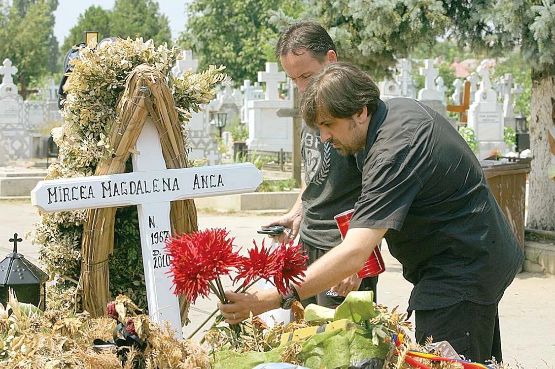Petru Mircea,  la mormântul soţiei