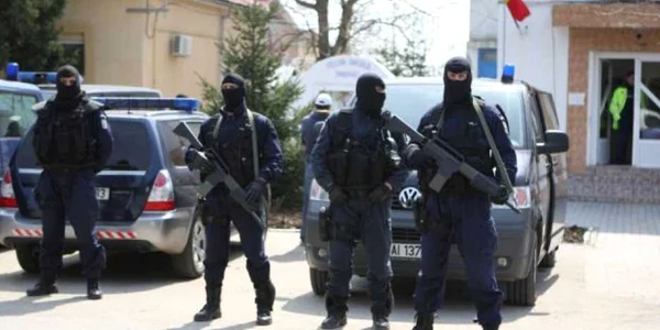 Percheziţiile au avut loc în această dimineaţă la suspecţi de furturi d eproduse petroliere