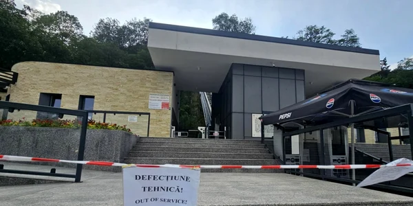 Telecabina Cetății Devei, stricată din nou  Foto Daniel Guță  ADEVĂRUL (2) jpg