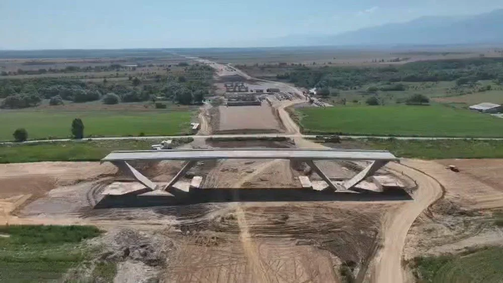 Peste 1.600 de muncitori lucrează la Autostrada Sibiu-Făgăraș. Lucrările au avansat pe toate cele patru loturi