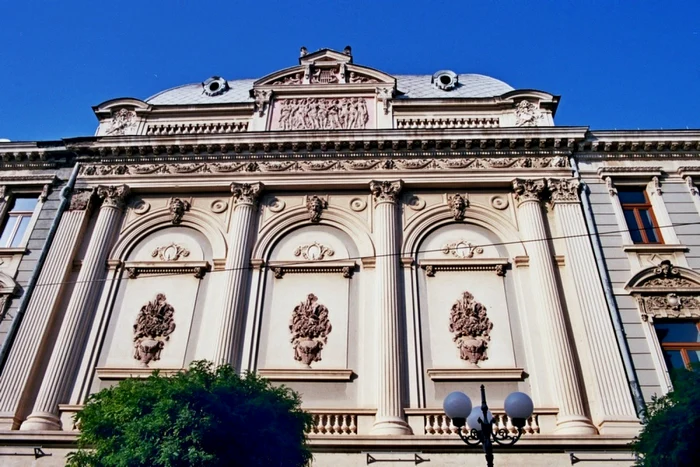 Teatrul brăilean, monument de arhitectură inclus într-un album UNESCO  FOTO Florentin Coman