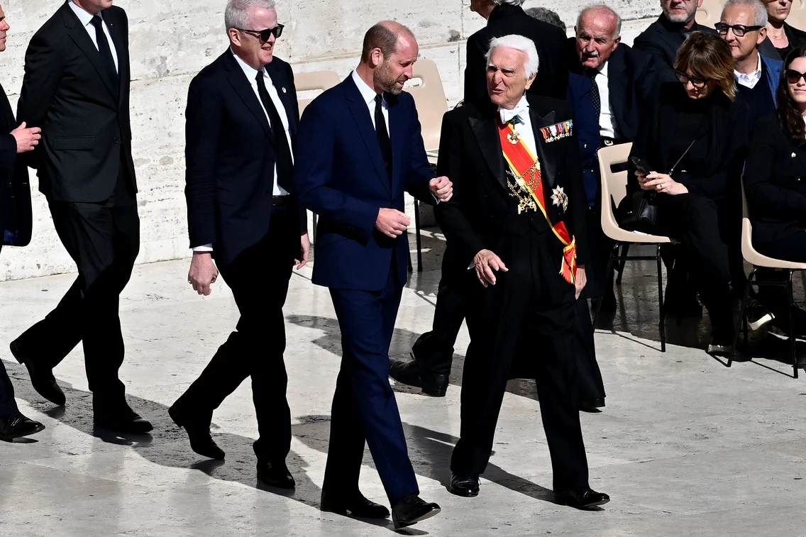 Prințul William la funeraliile Papei Francisc