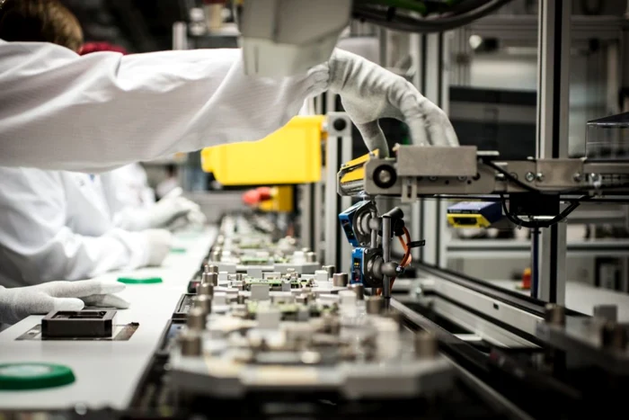 foto fabrică componente auto Bosch