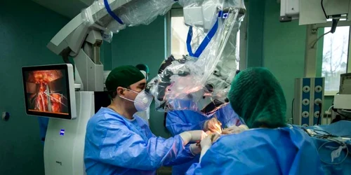 O tumoră de şase centimetri a fost extrasă din creierul unei paciente