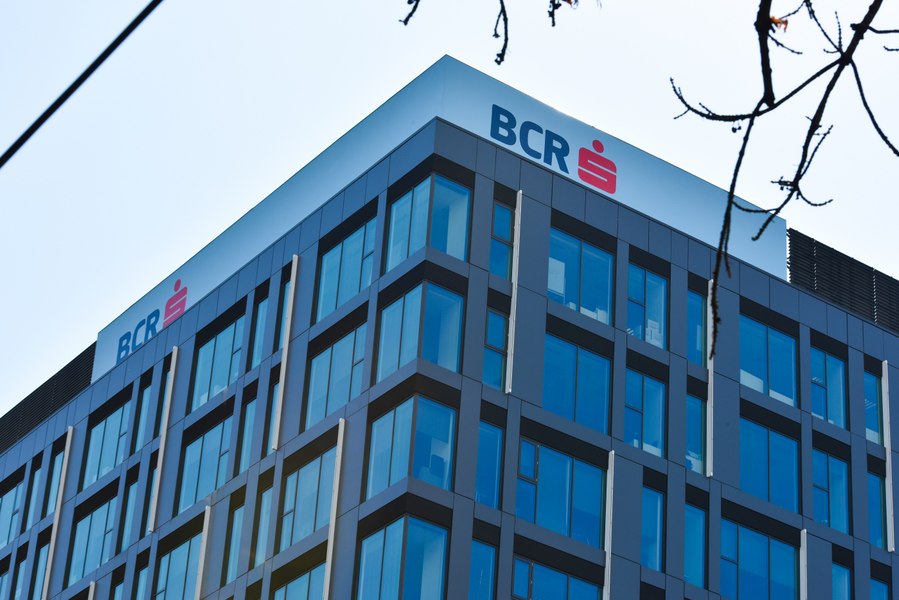 BCR: Clienții pot alege oricând să aibă rate egale sau descrescătoare