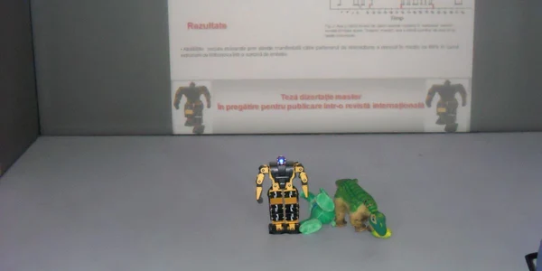 Roboţii terapeutici clujeni: Robonova, o variantă mai mică a lui Probo şi Pleo