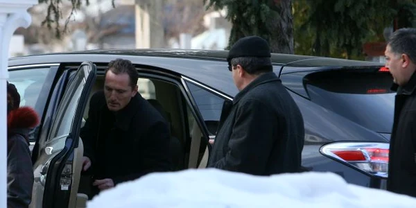 Fratele casierei de la coaforul Perla, răpus de durere după ce sora i-a fost împuşcată de poliţistul-criminal, Gheorghe Vlădan