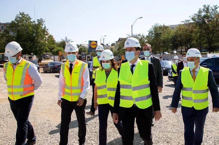 Premierul Ludovic Orban și ministrul Transporturilor, Lucian Bode, au vizitat șantierul Drumului Expres Craiova-Pitești