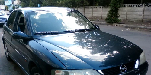 Autoturismul a fost reţinut de poliţiştii de frontieră vasluieni FOTO