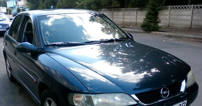 Autoturismul a fost reţinut de poliţiştii de frontieră vasluieni FOTO: adevarul