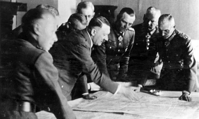 Adolf Hitler (© Bundesarchiv, Bild 183-B24543 / CC-BY-SA 3.0)