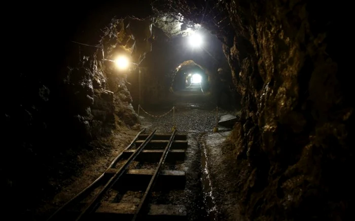 Trenul unde naziștii ar fi ascuns tone de aur ar putea fi localizat? / Foto: Pinterest