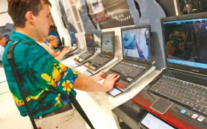 Notebookurile au reprezentat aproape jumătate dintre electronicele vândute online