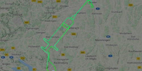 seringa formata pe cer de un pilot foto via flightradar