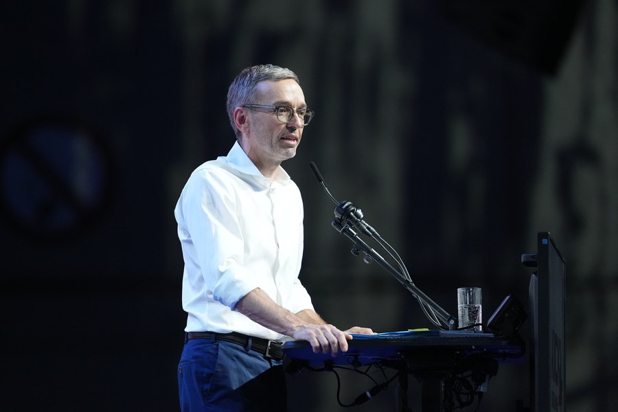 Un partid fondat de naziști și apropiat de Rusia a câștigat alegerile în Austria. Este prima dată după Al Doilea Război Mondial