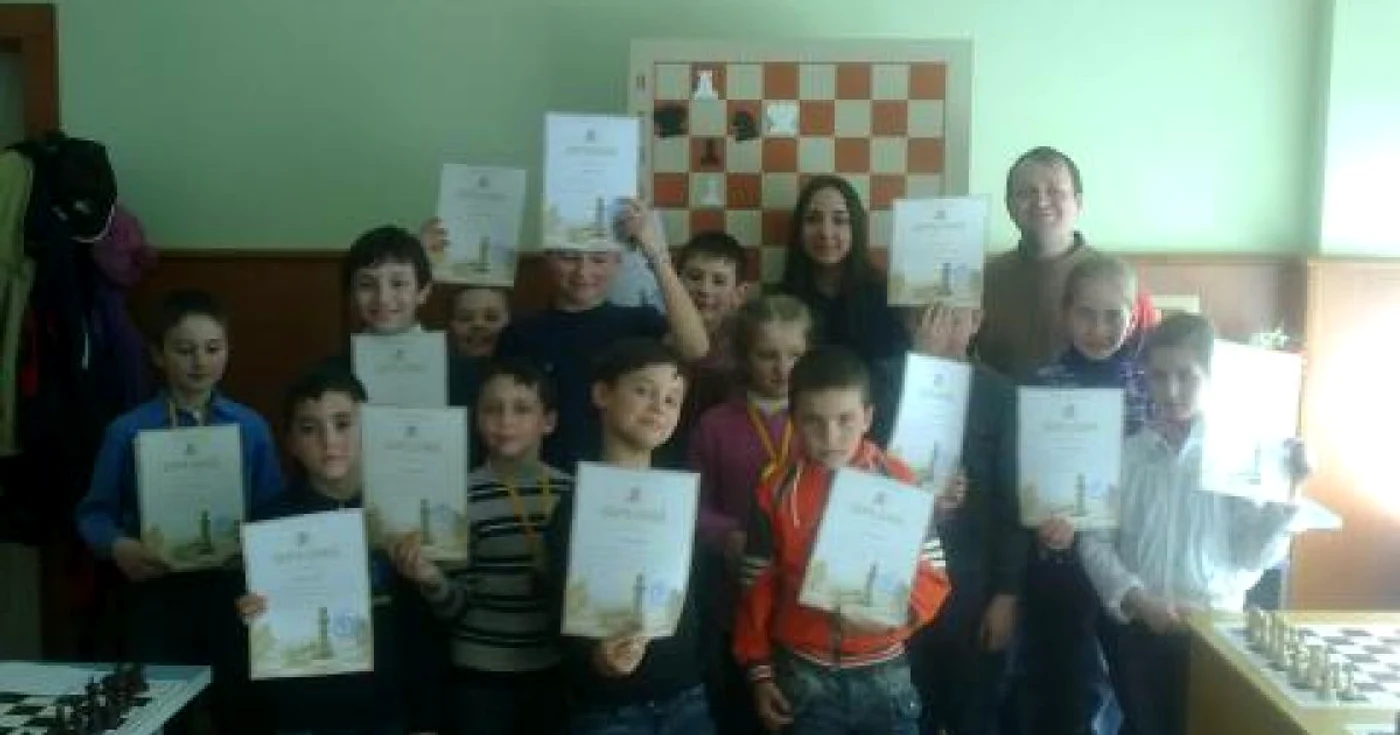 Toți participanții la Grand-Prix de șah beneficiază de diplome și daruri