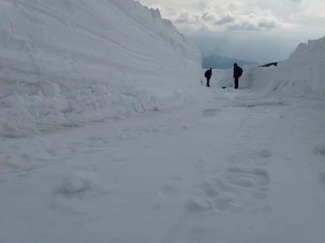 Staţiunea montană Vârful lui Roman - Horezu din judeţul Vâlcea la finele lunii martie 2021 Foto Vârful lui Roman