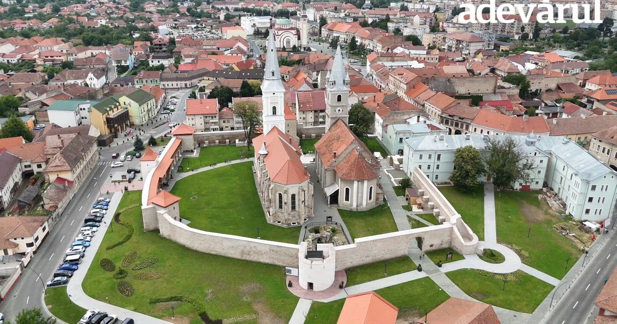 Marea cetate medievală din Orăștie se redeschide după patru ani de renovări impresionante.