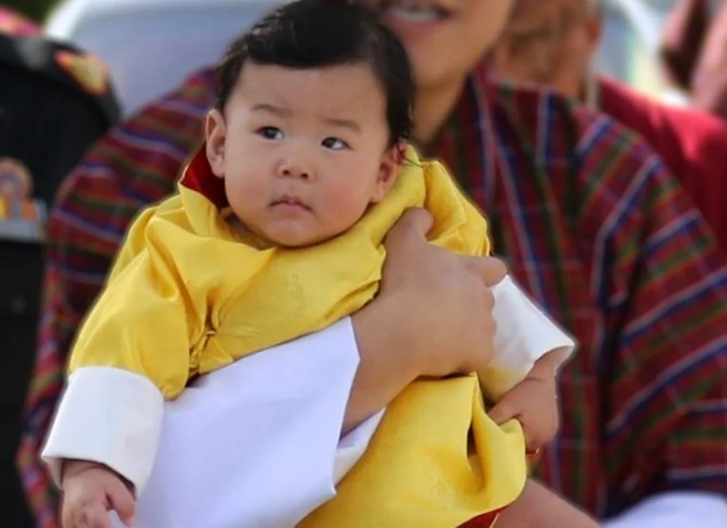 El este moştenitorul Bhutanului.
