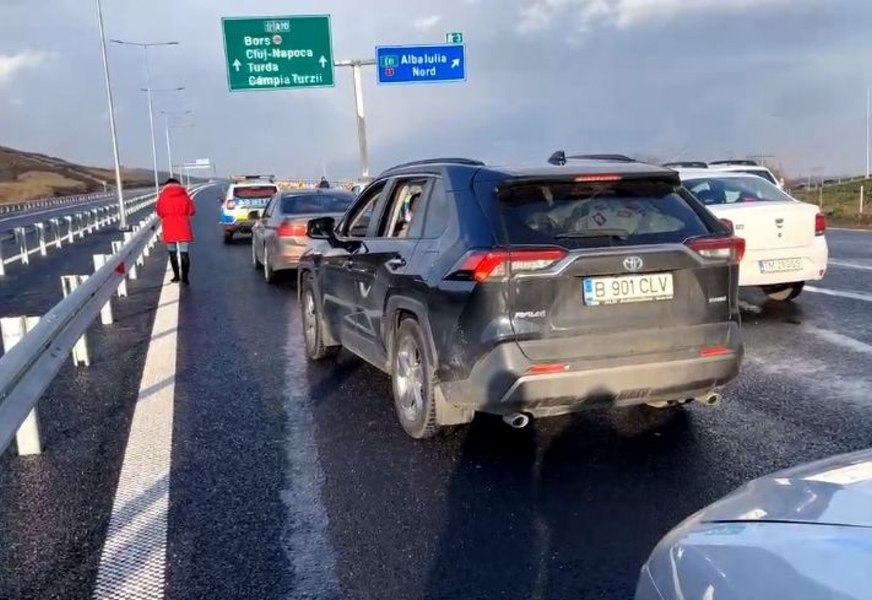 Codul Rutier se schimbă: o nouă regulă urmează să fie introdusă. Ce amenzi riscă cei care nu o respectă