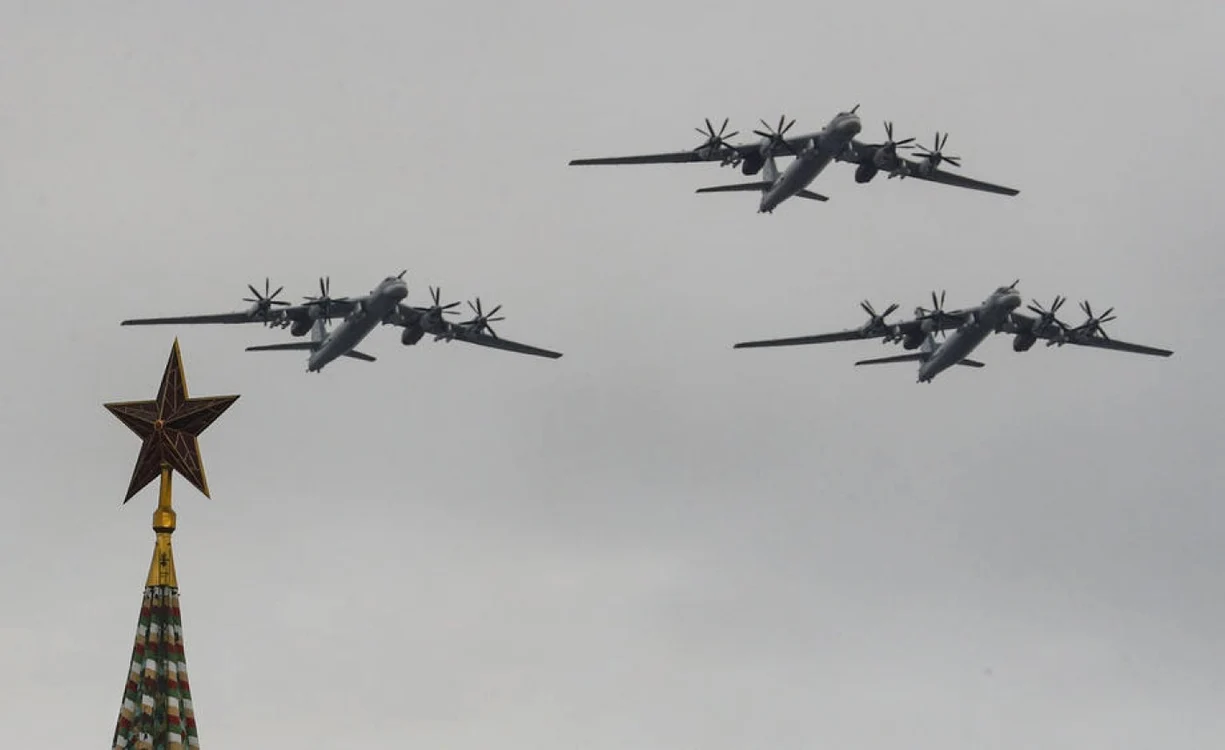 Show aviatic pe cerul Moscovei FOTO EPA-EFE