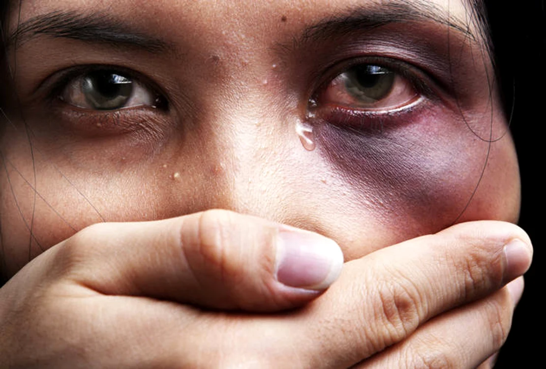 
    30% dintre românce sunt victime ale violenței sexuale după 15 ani   