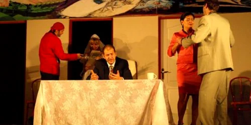 Scena teatrului devean a fost din nou animată de artişti. ARHIVĂ