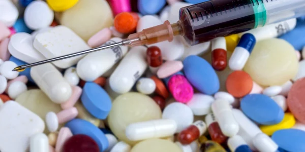 medicamente seringa pastile foto pixabay