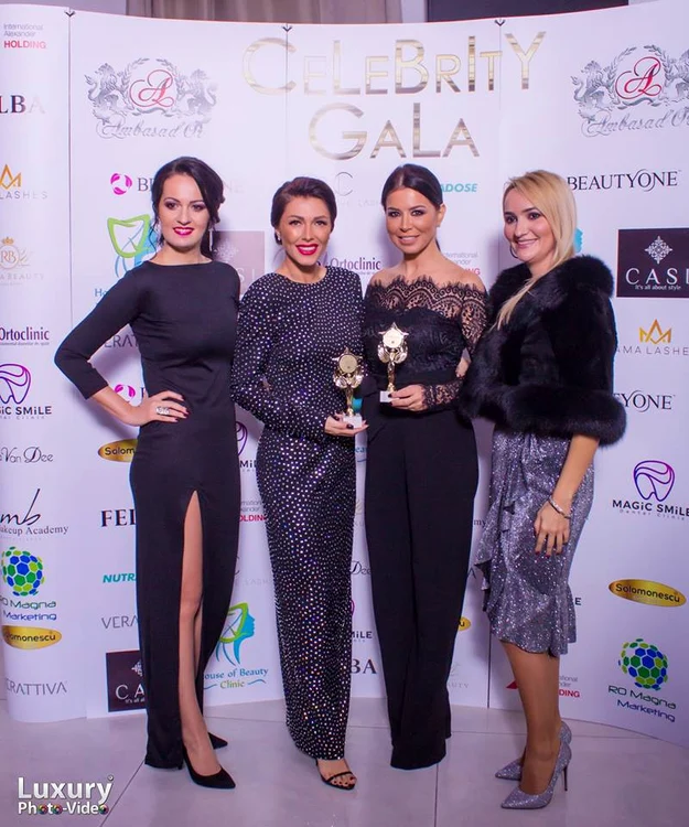 Cele două vedete Kanal d, alături de scriitoarea Simona Muscă și Adela Diaconu