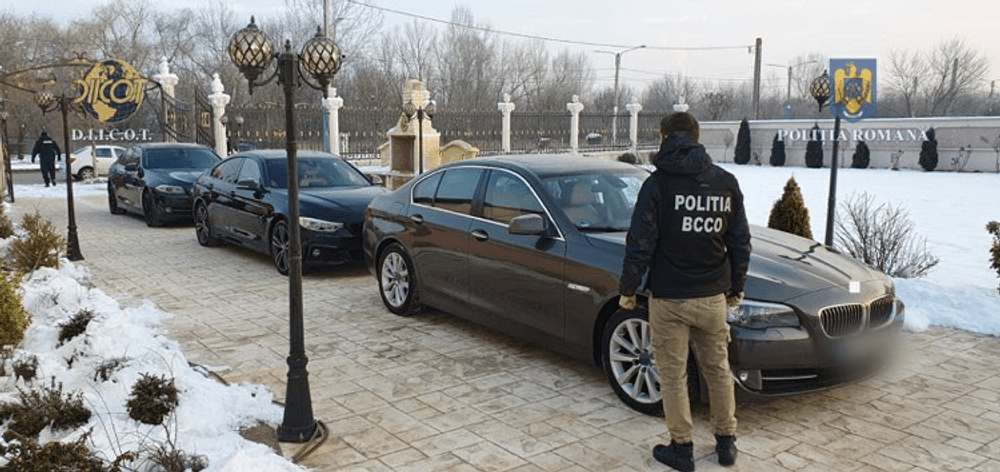 Cinci cămătari din Craiova au fost reținuți după ce au șantajat zeci de oameni. Victimele erau amenințate prin rețelele de socializare