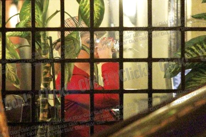 Nicușor Constantinescu se aştepta să nu fie luat în primire de autorităţi chiar în momentul în care va pune piciorul pe pământ românescFOTO: Mediafax