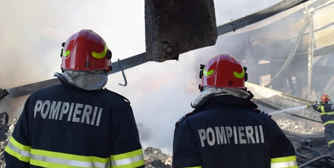 Peste 70 de pompierii au luptat cu focul Arhivă Adevărul
