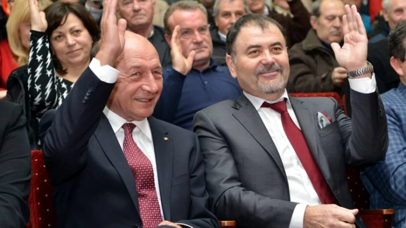 Anatol Salaru si Traian Basescu fumn.eu