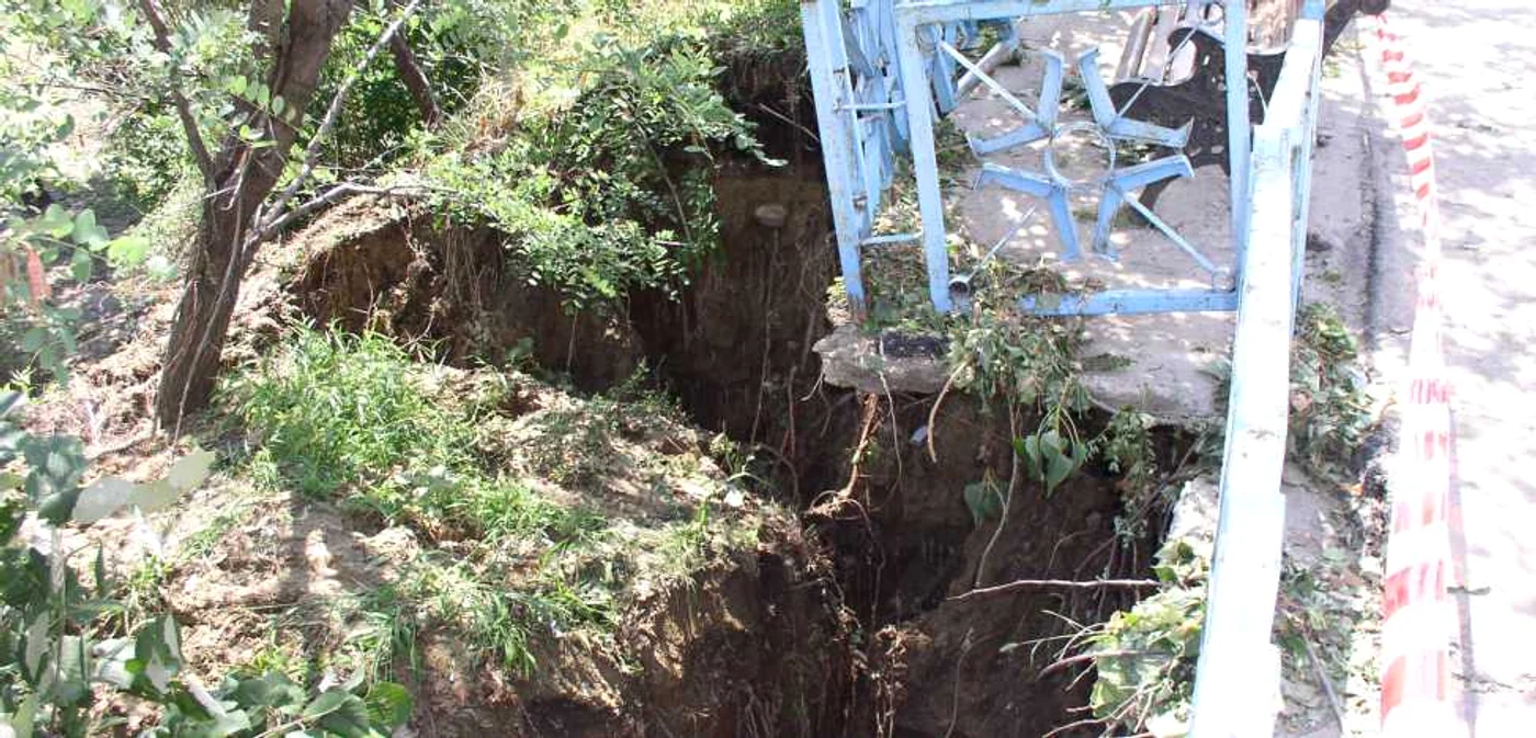 Una dintre dovezile că "înmuiată" puţin, Faleza chiar o ia la vale