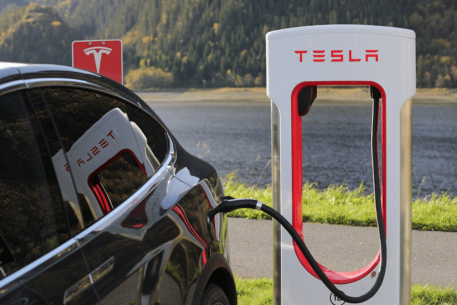 Peste 321.000 de vehicule Tesla, rechemate. Ce defecțiune s-a descoperit