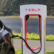masina electrica tesla 2 jpg