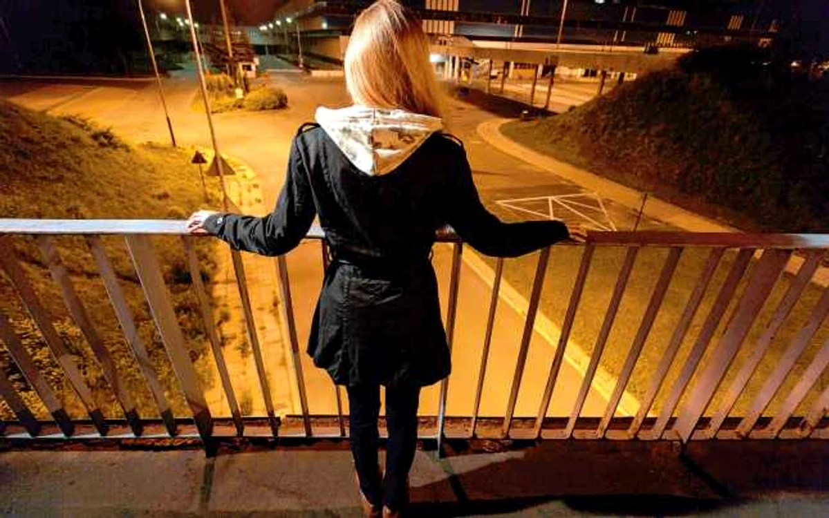 Jocul Balena Albastră, pornit din Rusia, care ar promova un comportament suicidal în rândul tinerilor, a devenit viral FOTO 123RF