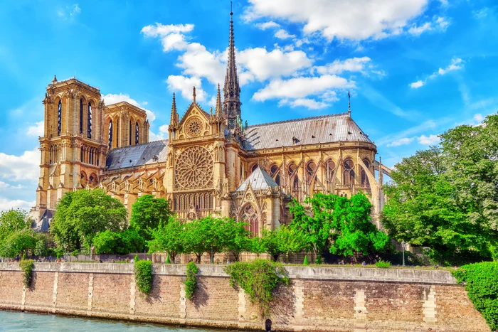 Catedrala Notre Dame din Paris FOTO Shutterstock