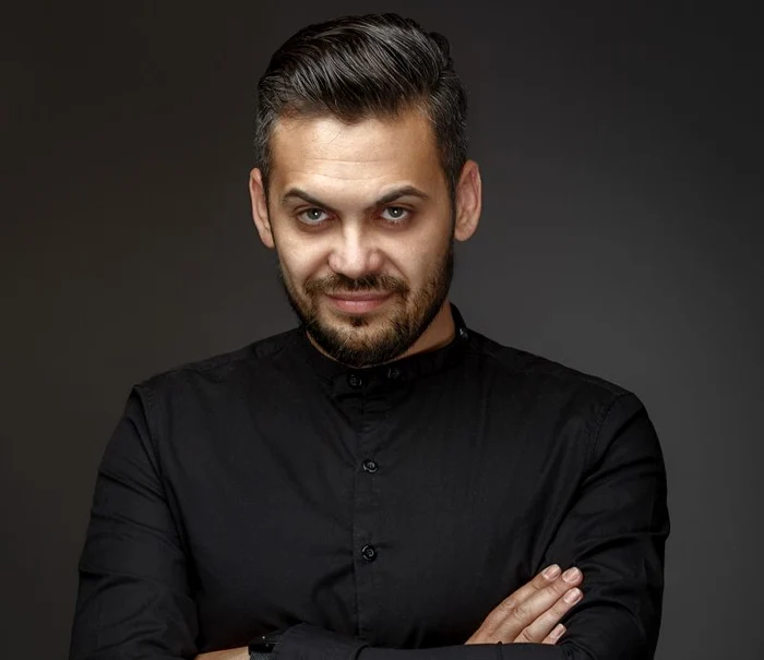 Eugen Olteanu, pus la zid pe Facebook după ce a luat în derâdere tragedia de la Colectiv