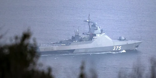Nava Dmitri Rogacev 375 trece prin strâmtoarea Bosfor spre Marea Neagră 16 februarie 2022 FOTO EPA-EFE