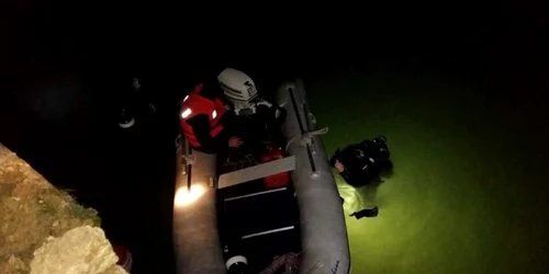 Buldoexcavator căzut în Canalul Dunăre-Marea Neagră Foto ISU Dobrogea