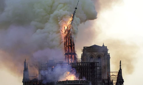 Specialiștii îi cer președintelui Franței să evite «precipitarea» în restaurarea catedralei Notre Dame jpeg