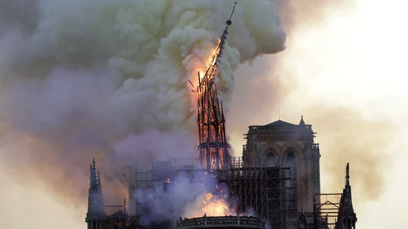 Specialiștii îi cer președintelui Franței să evite «precipitarea» în restaurarea catedralei Notre Dame jpeg