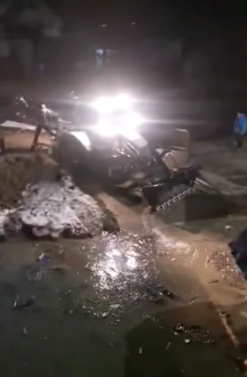 Inundațiile deja fac prăpăd în Măgura Ilvei / foto: Facebook