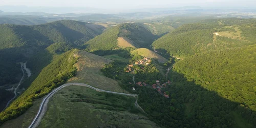 Pista de biciclete din Ținutul Pădurenilor  Foto Daniel Guță ADEVĂRUL (114) JPG