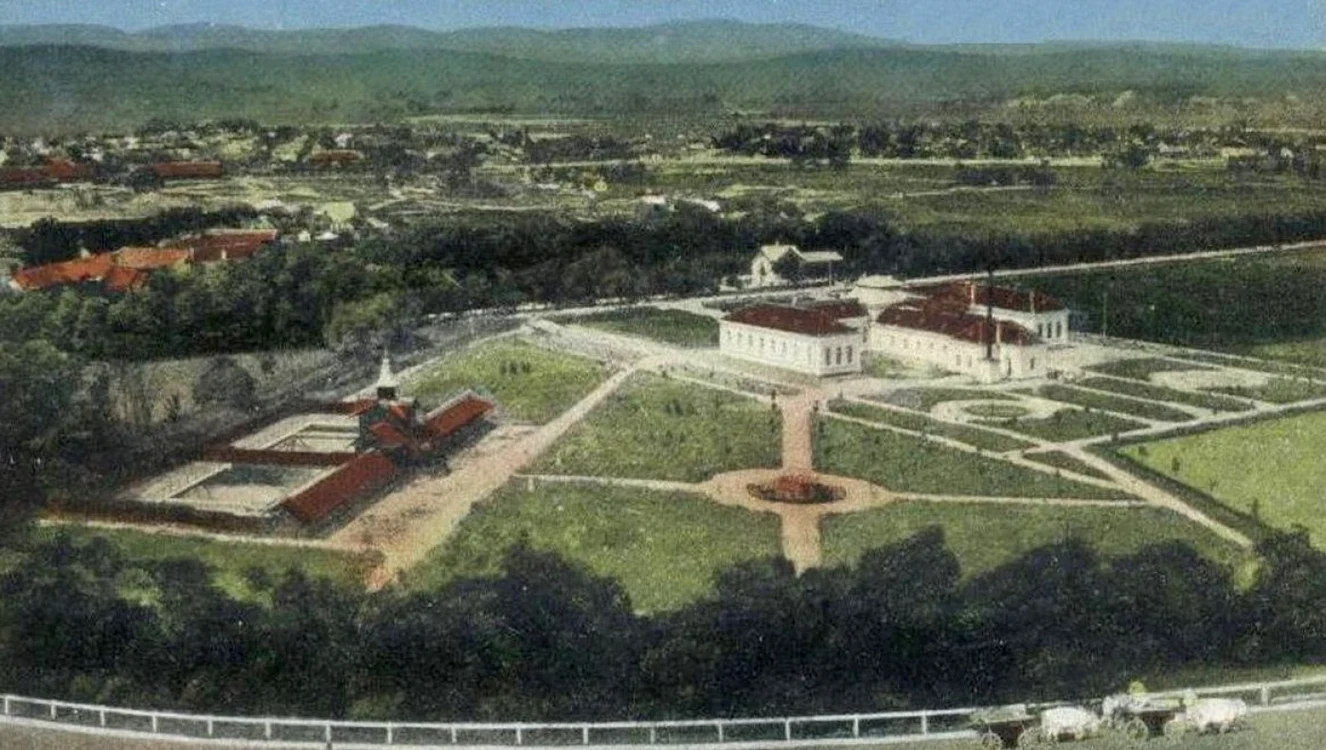 Vechiul complex al băilor sărate, care a funcţionat până în urmă cu circa 30 de ani