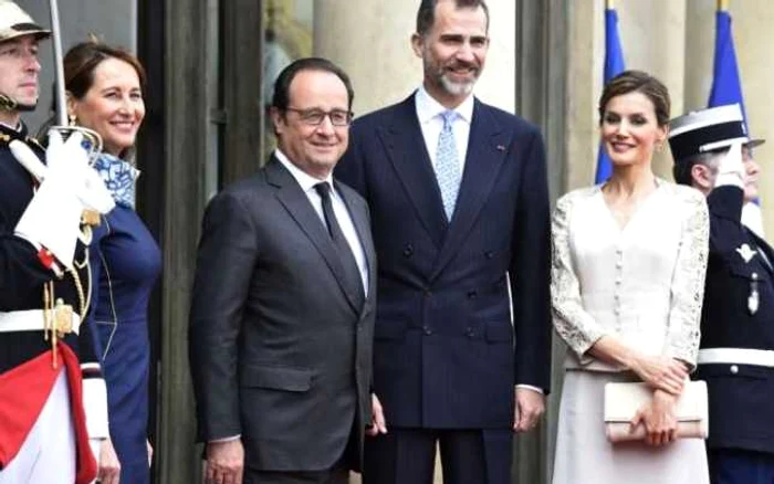 Segolene Royal, fosta parteneră de viaţă a lui Francois Hollande, i-a stat alături preşedintelui la primirea cuplul regal spaniol la Elysee FOTO Le Parisiene
