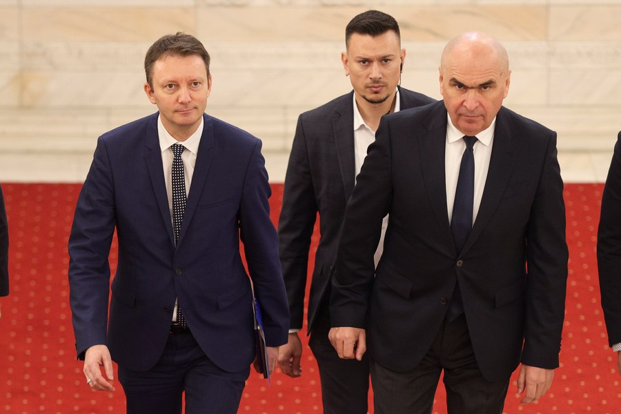 România, între împrumuturi de un miliard de euro pe săptămână și spectrul FMI. Ce nu funcționează în planul economic al lui Siegfried Mureșan