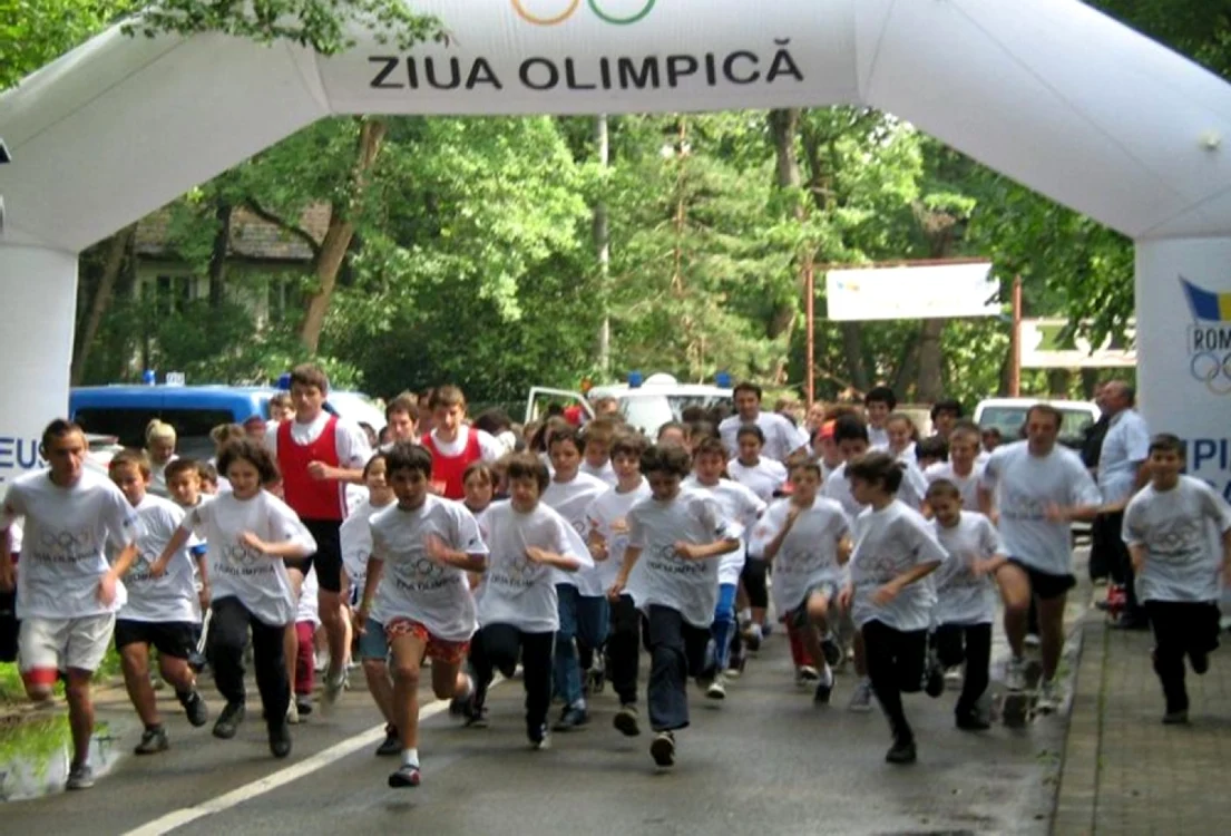 Organizatorii vor pune la bătaie premii constând în diplome, medalii, cupe, tricouri, cărţi sau fanioane